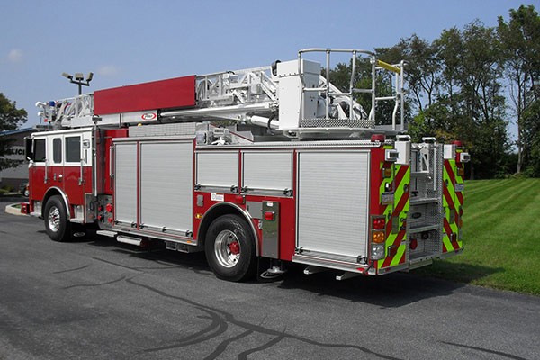 Pierce Arrow XT heavy duty aerial ladder fire truck - new aerial ladder fire truck sales in PA - driver rear
