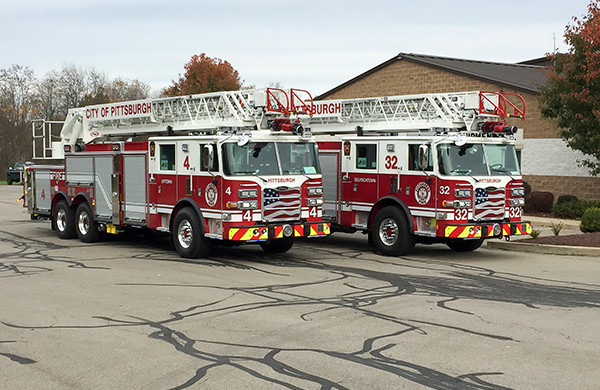 Pierce Arrow XT - 105' Heavy Duty Steel Aerial Ladder Fire Truck - Pittsburgh Twins