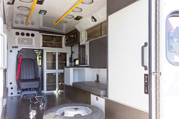 2016 Braun Chief XL type III ambulance - Chevy G4500 - passenger interior