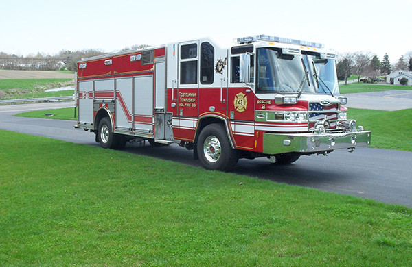 2010 Pierce Quantum PUC pumper - custom fire engine - front passenger