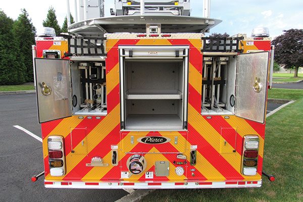 UPPER MORELAND FIRE DEPT Pierce® Enforcer™ PUC 107’ Ascendant Quint Ladder